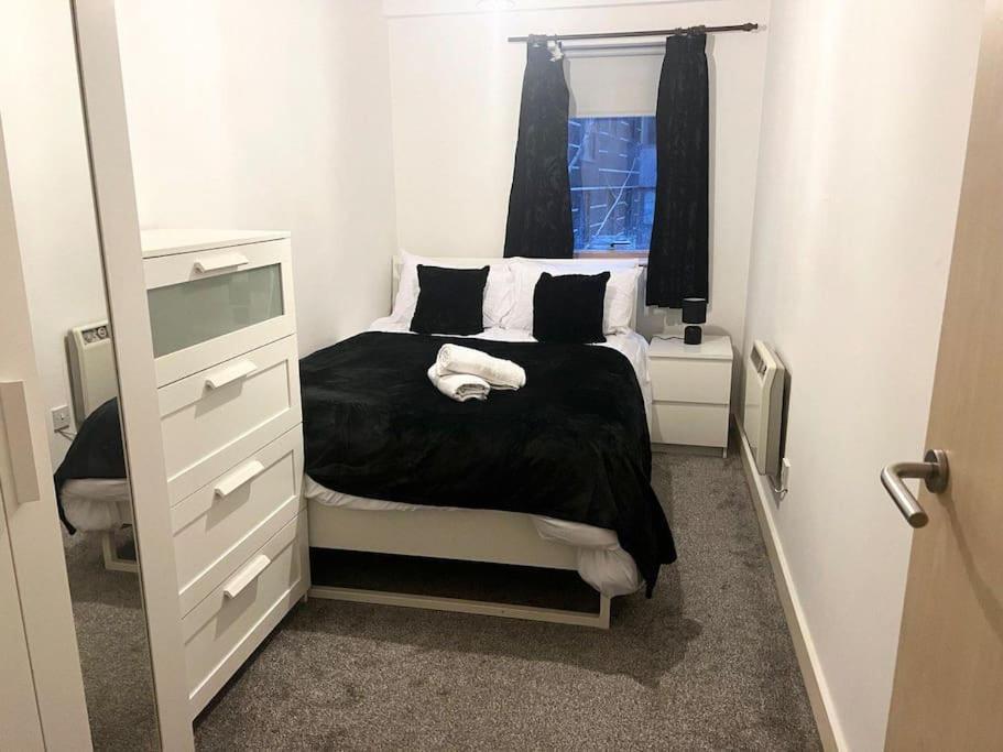 2 Bedroom City Center Apartment Манчестър Екстериор снимка